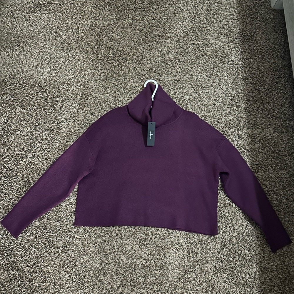 NWT!! Lulus Turtle neck crop sweater